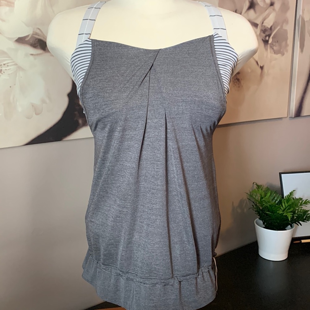 Lululemon light grey/dark grey tank top built in bra no size tag